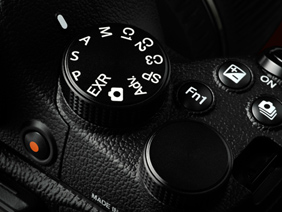 Fujifilm X-S1 : Agarre de precisión de los diales totalmente metálicos