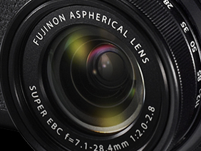 FUJIFILM X30 : Luminoso objetivo zoom óptico manual FUJINON de 4x F2,0-F2,8