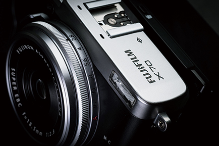 FUJIFILM X70 : Diseño y control